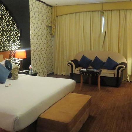 The Park Hotel Formerly Al Jawhara Gardens Dubai Room photo